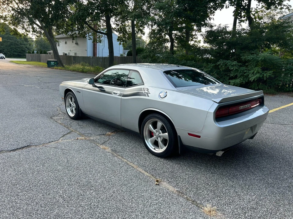 2010 Dodge Challenger 3rd Gen - Image 14 of 31