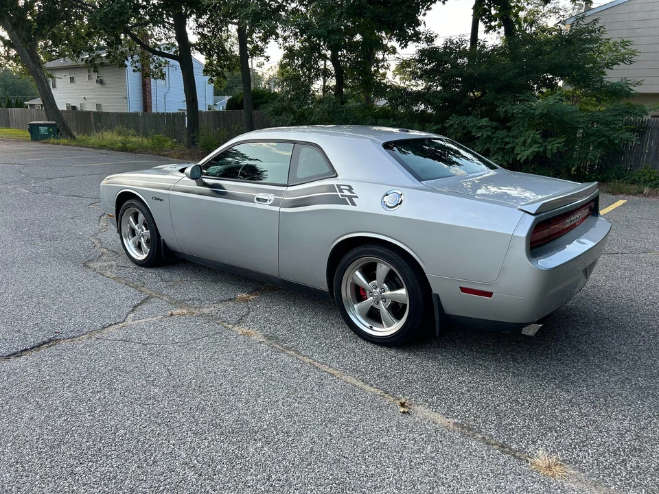 2010 Dodge Challenger 3rd Gen - Image 13 of 31