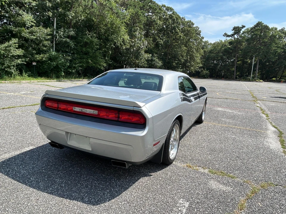 2010 Dodge Challenger 3rd Gen - Image 18 of 31