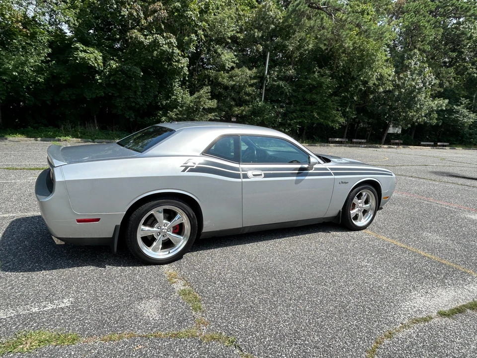2010 Dodge Challenger 3rd Gen - Image 20 of 31
