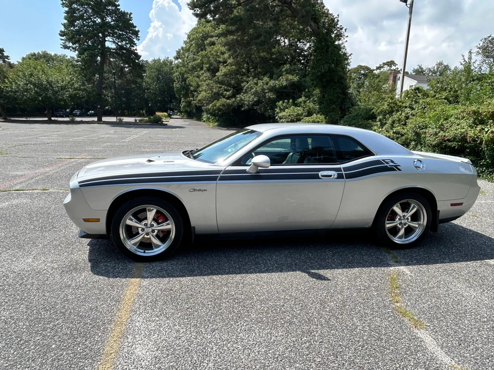 2010 Dodge Challenger 3rd Gen - Image 12 of 31