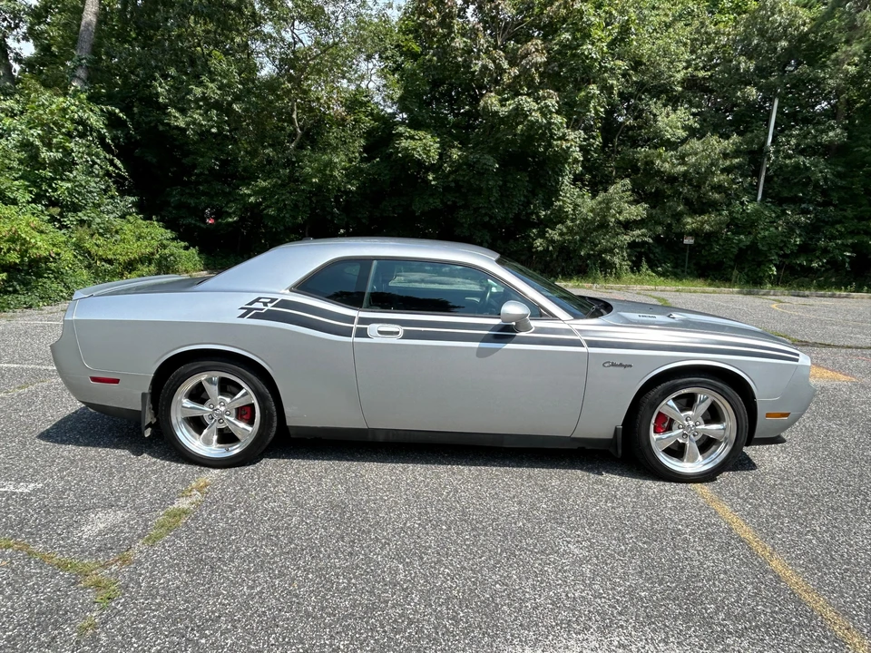 2010 Dodge Challenger 3rd Gen - Image 21 of 31