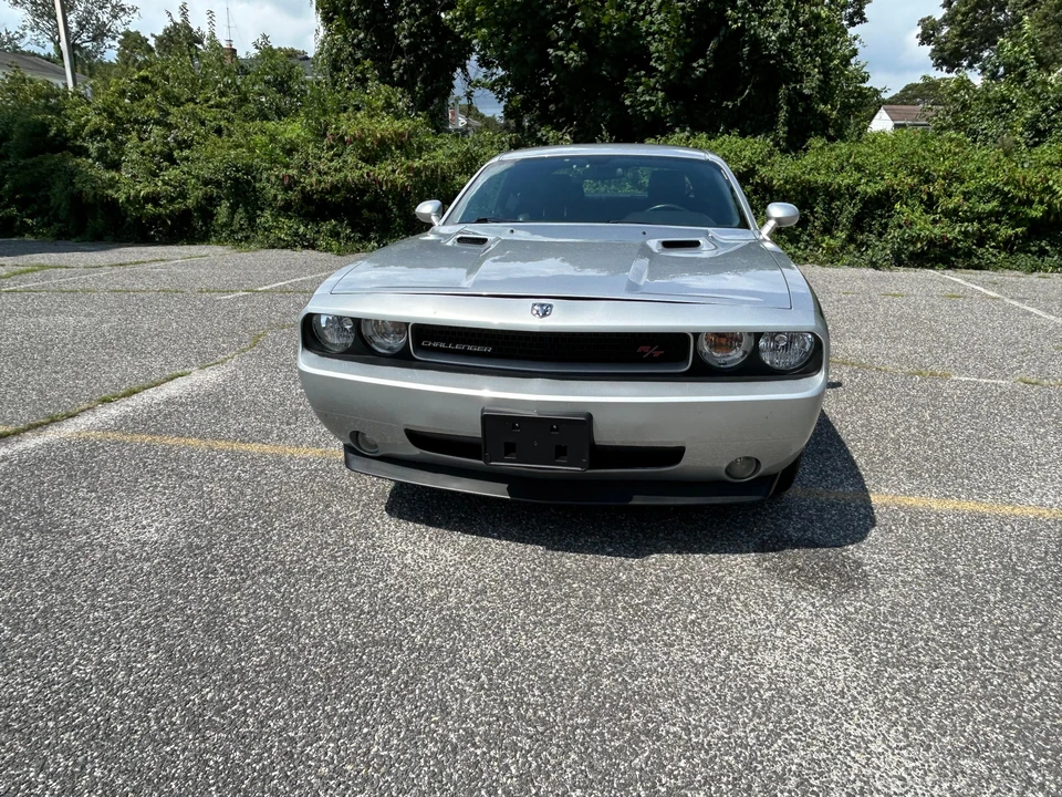 2010 Dodge Challenger 3rd Gen - Image 7 of 31