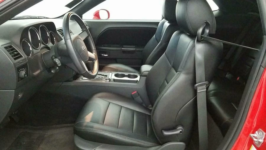 2010 Dodge Challenger 3rd Gen - Image 3 of 13