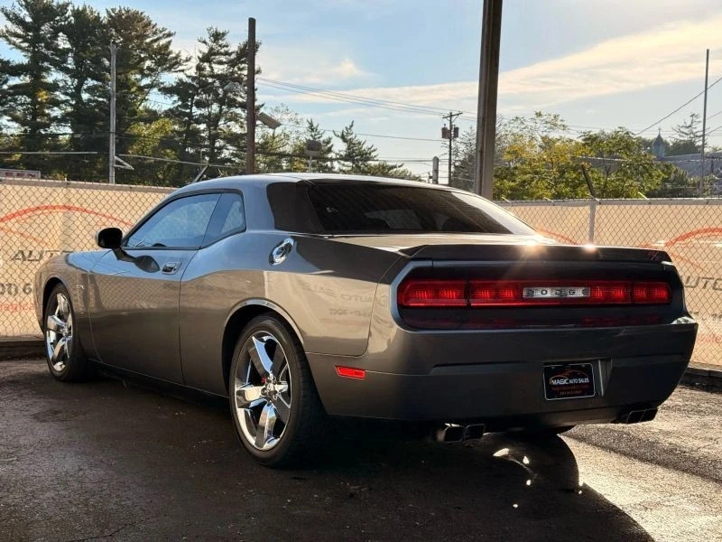 2010 Dodge Challenger 3rd Gen - Image 11 of 12