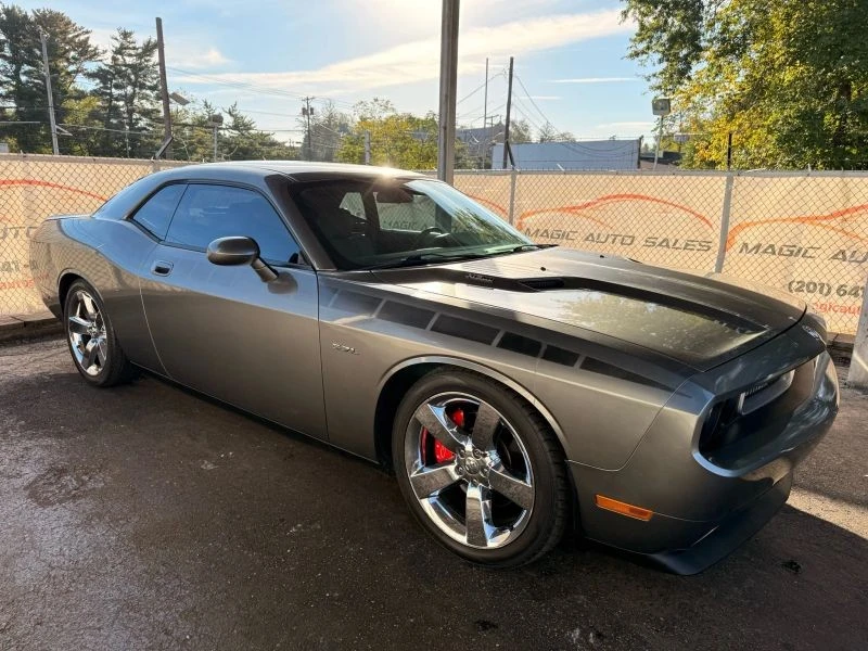 2010 Dodge Challenger 3rd Gen - Image 7 of 12