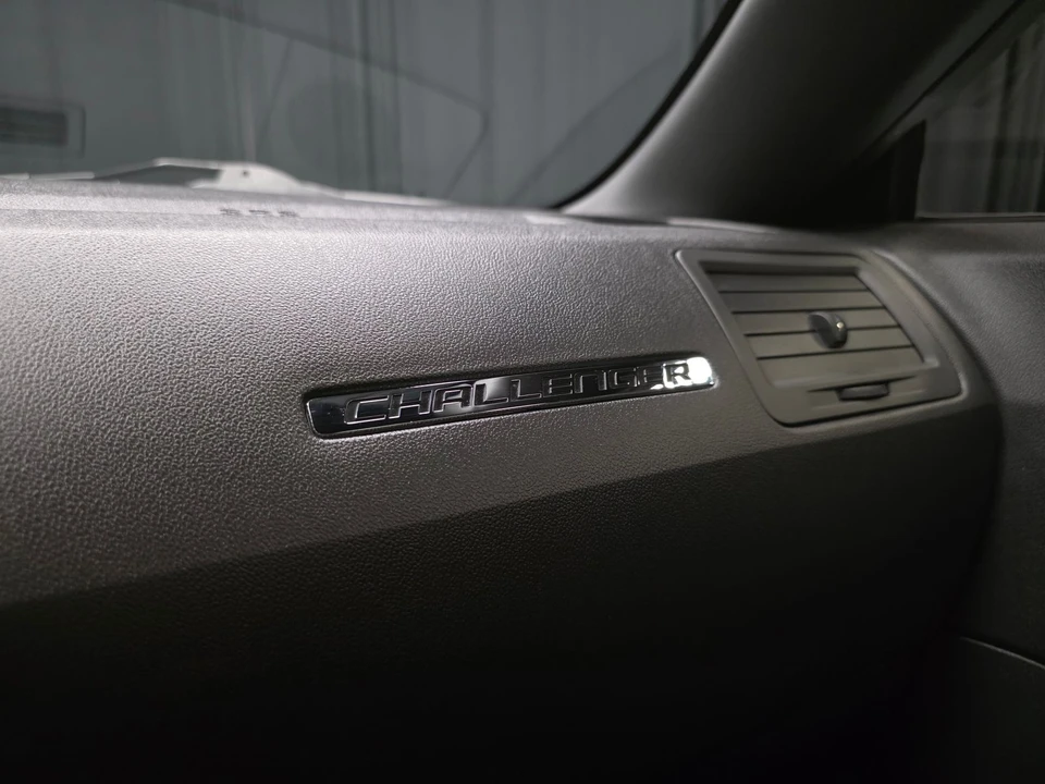2010 Dodge Challenger 3rd Gen - Image 8 of 31