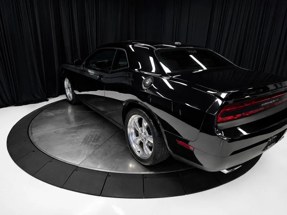 2010 Dodge Challenger 3rd Gen - Image 2 of 31