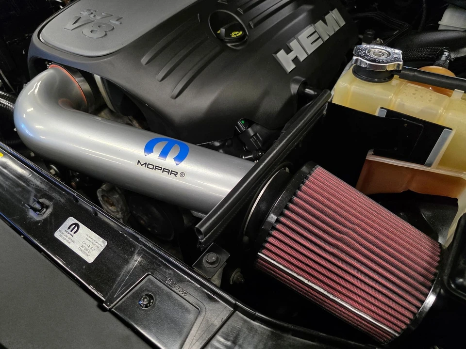 2010 Dodge Challenger 3rd Gen - Image 6 of 31