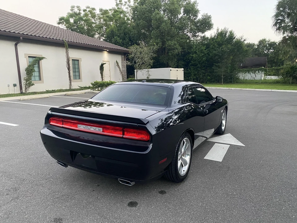 2010 Dodge Challenger 3rd Gen - Image 23 of 31