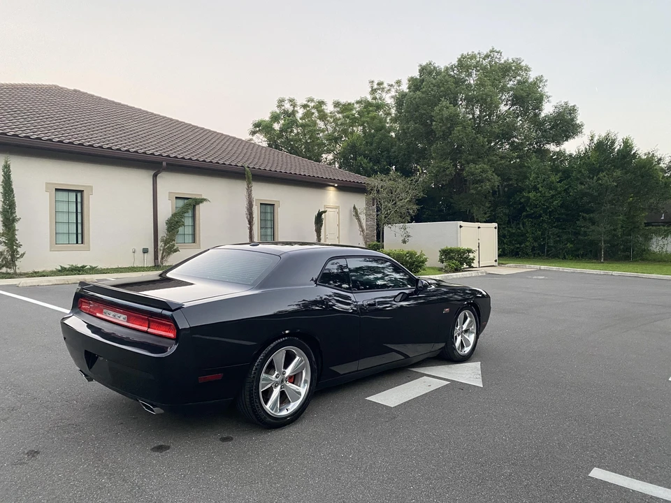 2010 Dodge Challenger 3rd Gen - Image 25 of 31
