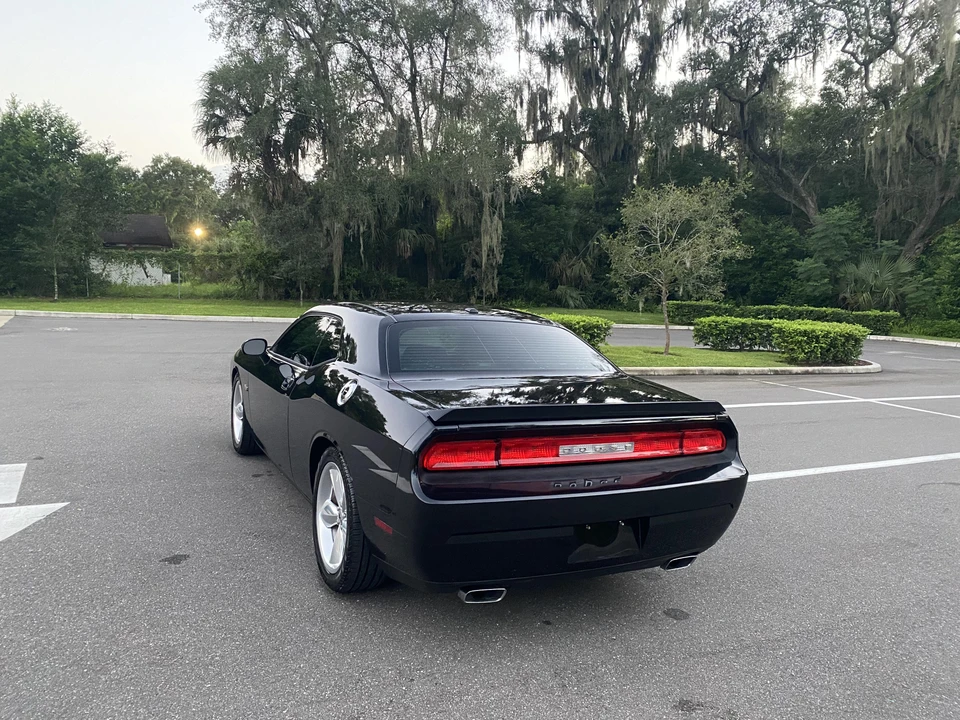 2010 Dodge Challenger 3rd Gen - Image 20 of 31