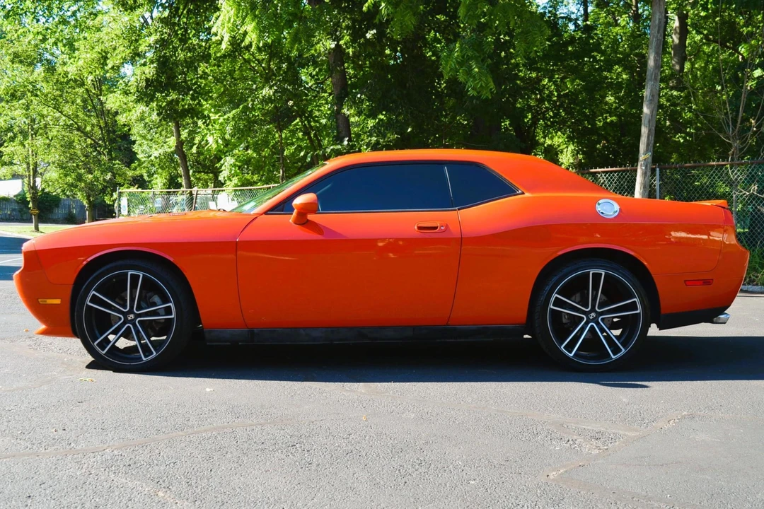 2010 Dodge Challenger 3rd Gen - Image 3 of 31