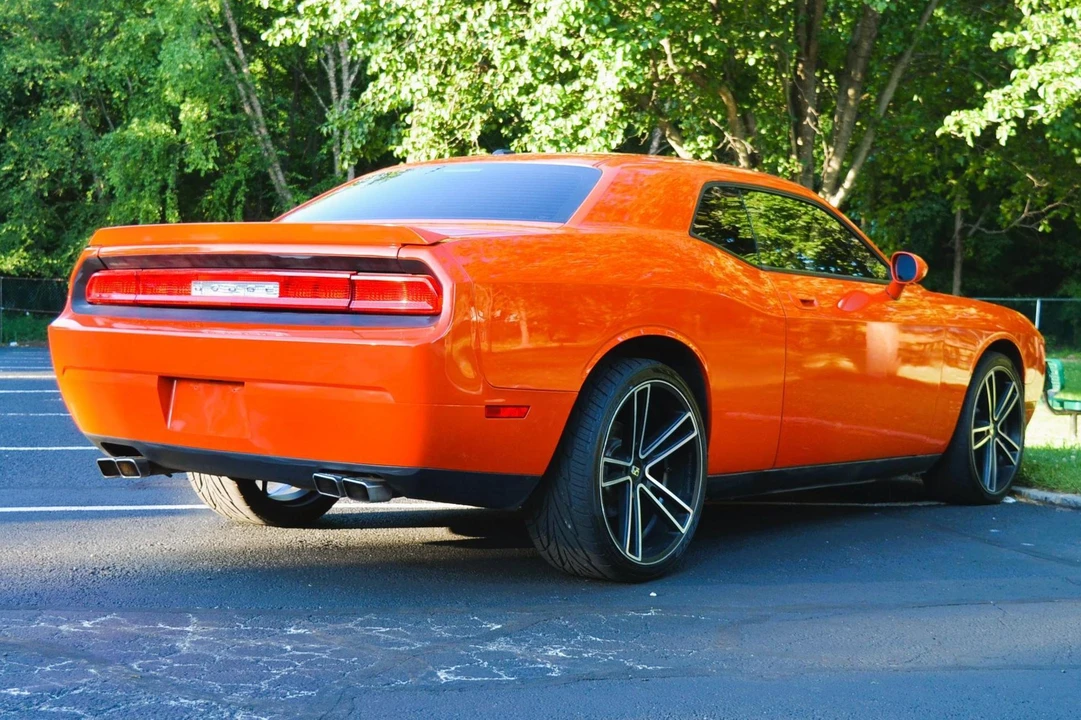 2010 Dodge Challenger 3rd Gen - Image 4 of 31