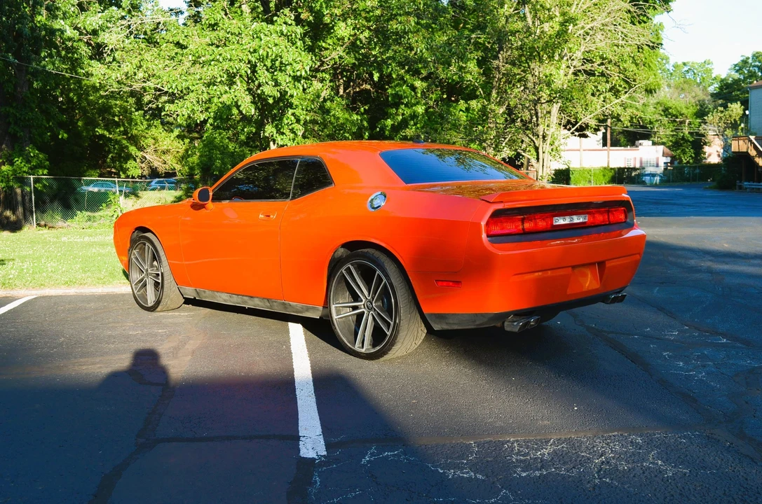 2010 Dodge Challenger 3rd Gen - Image 14 of 31