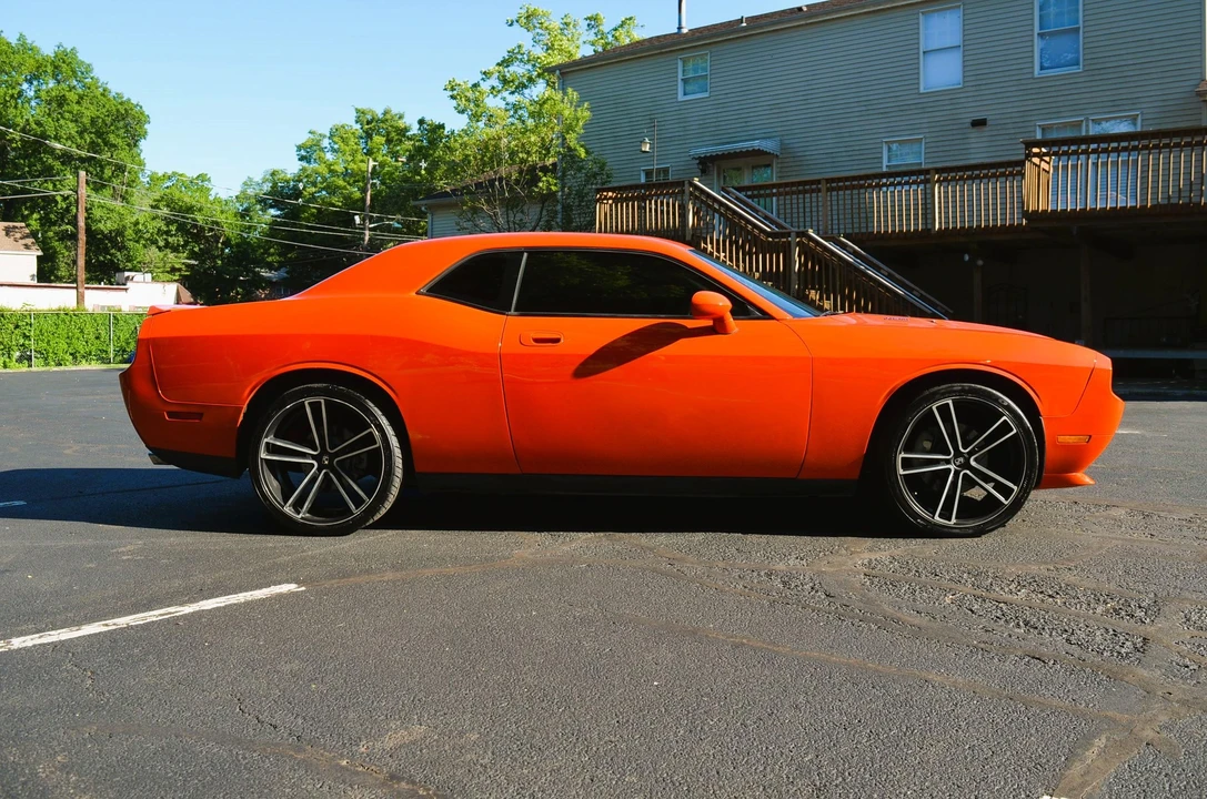2010 Dodge Challenger 3rd Gen - Image 19 of 31