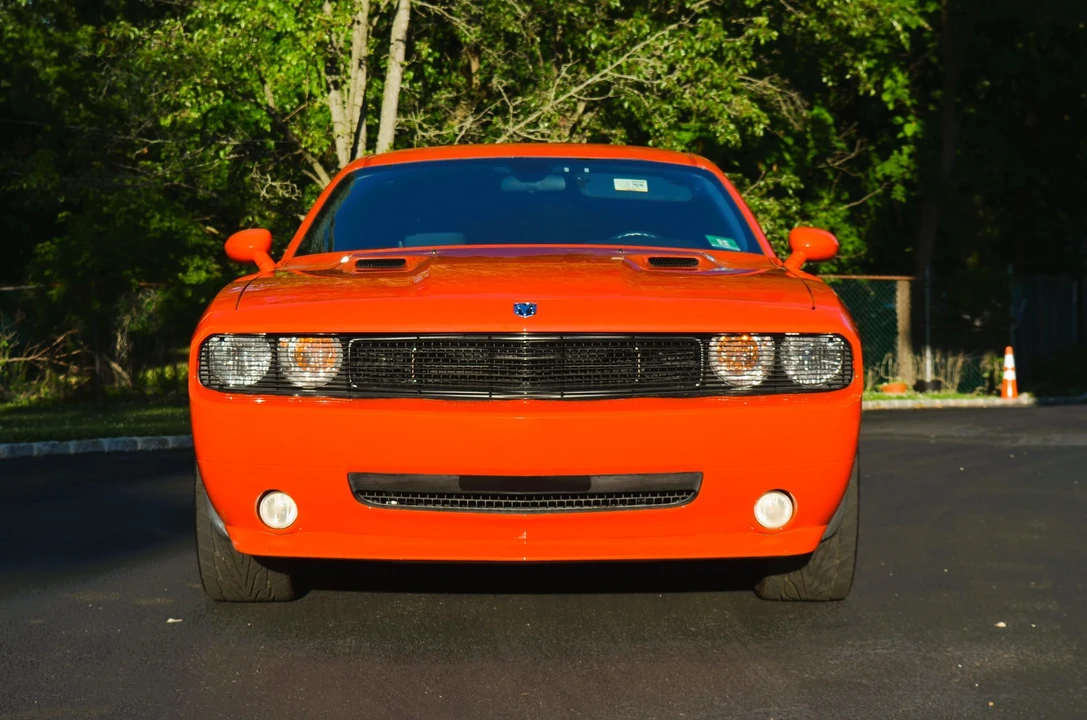 2010 Dodge Challenger 3rd Gen - Image 6 of 31