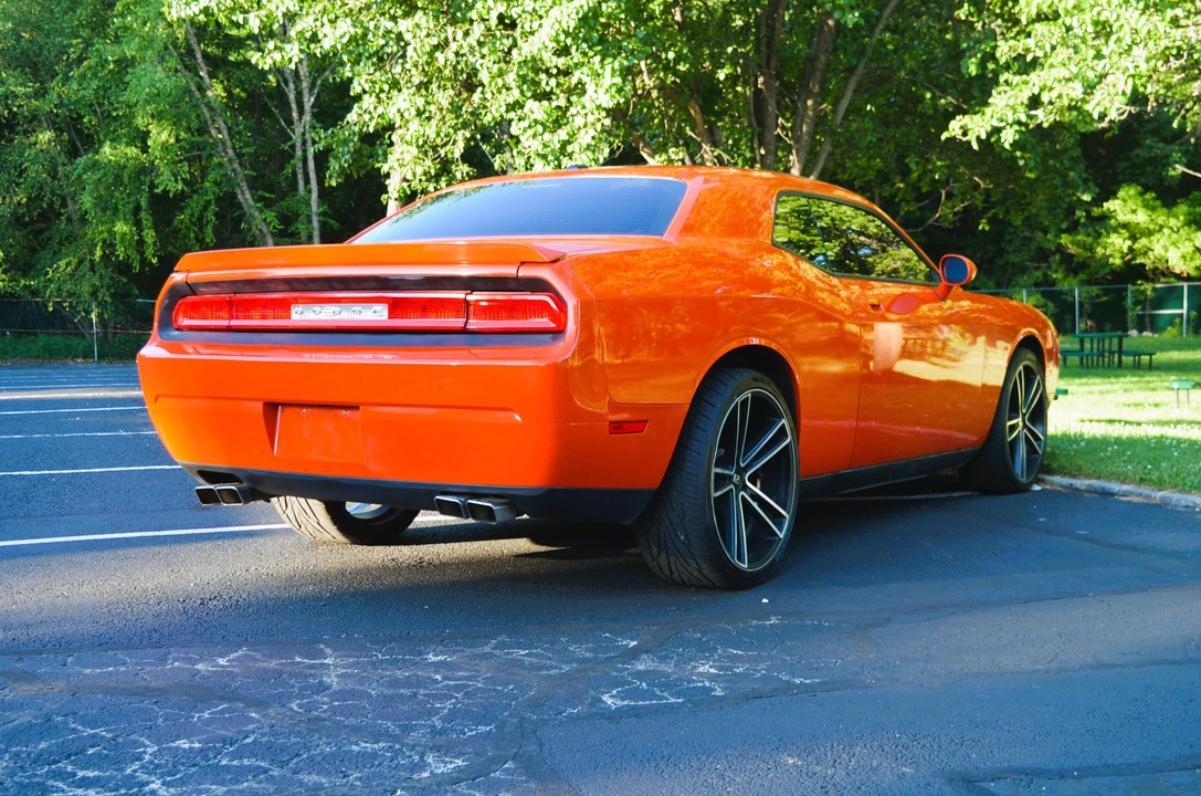 2010 Dodge Challenger 3rd Gen - Image 17 of 31