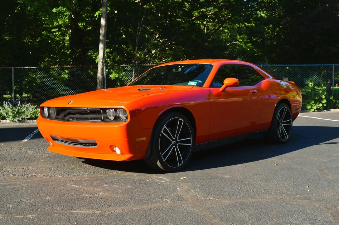 2010 Dodge Challenger 3rd Gen - Image 11 of 31