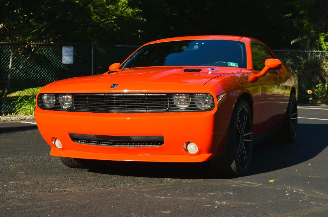 2010 Dodge Challenger 3rd Gen - Image 8 of 31