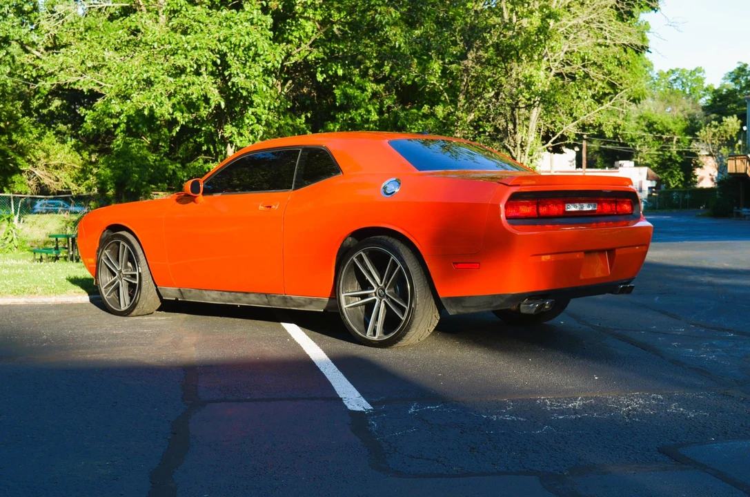 2010 Dodge Challenger 3rd Gen - Image 13 of 31