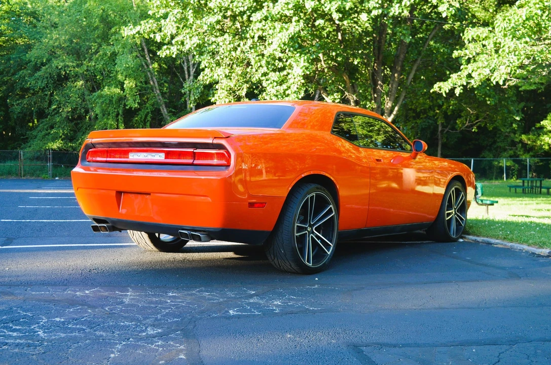 2010 Dodge Challenger 3rd Gen - Image 18 of 31
