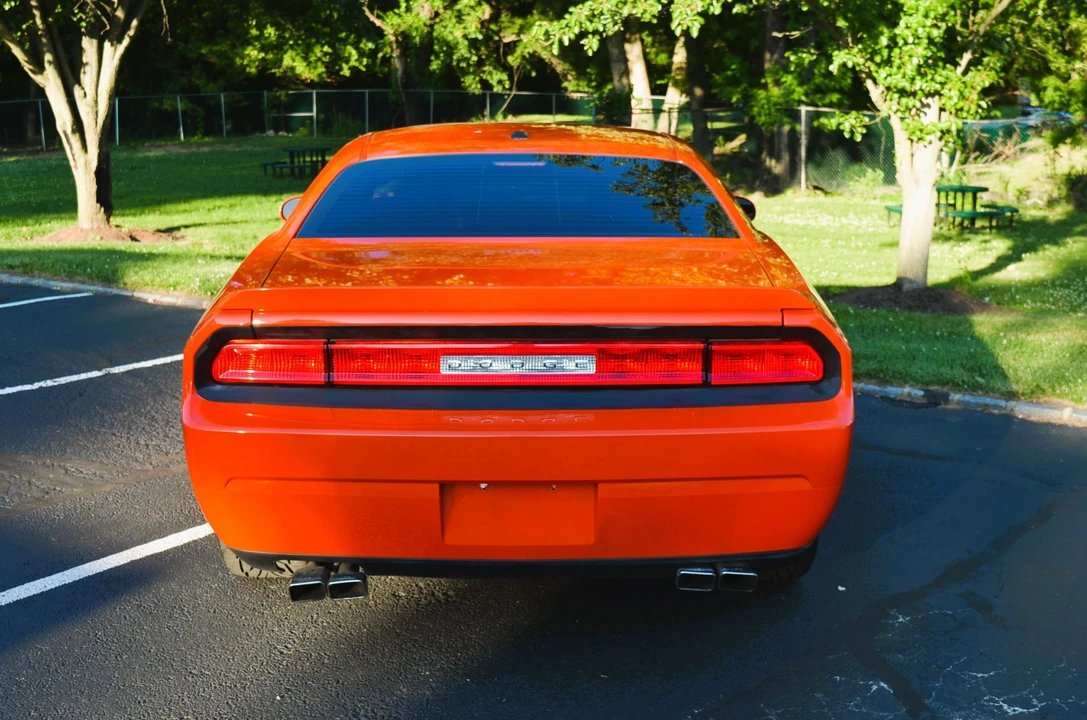 2010 Dodge Challenger 3rd Gen - Image 16 of 31