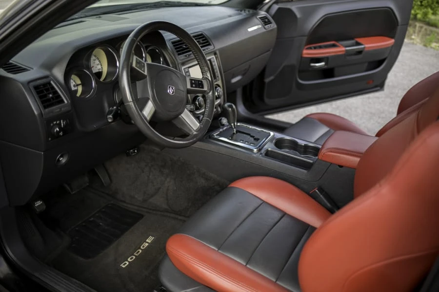 2010 Dodge Challenger 3rd Gen - Image 4 of 12