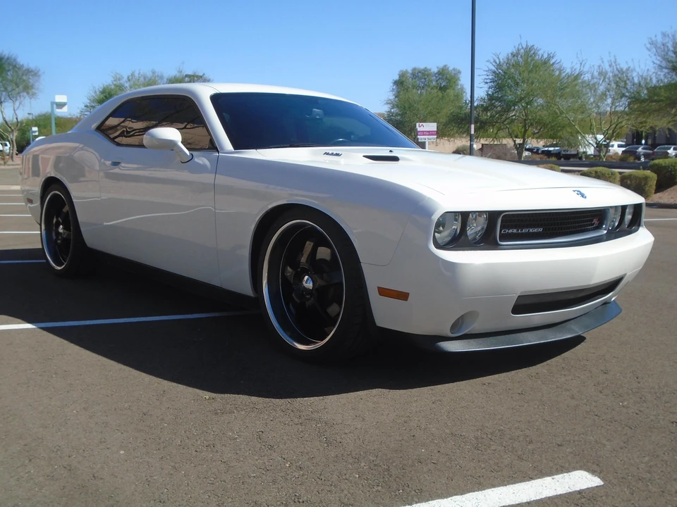 2010 Dodge Challenger 3rd Gen - Image 21 of 31