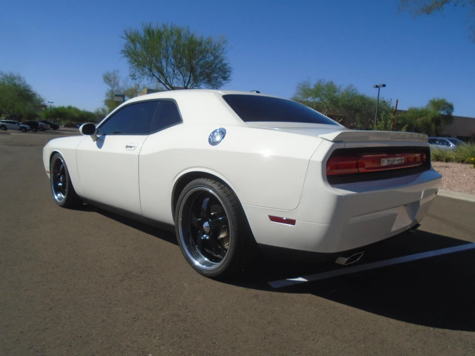 2010 Dodge Challenger 3rd Gen - Image 14 of 31