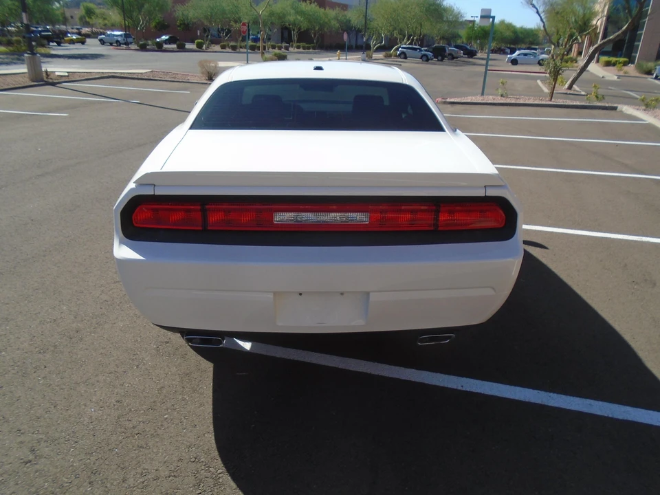 2010 Dodge Challenger 3rd Gen - Image 15 of 31