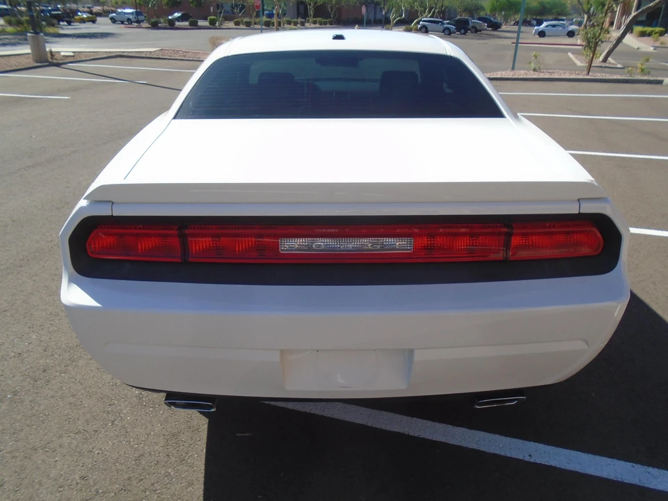2010 Dodge Challenger 3rd Gen - Image 16 of 31