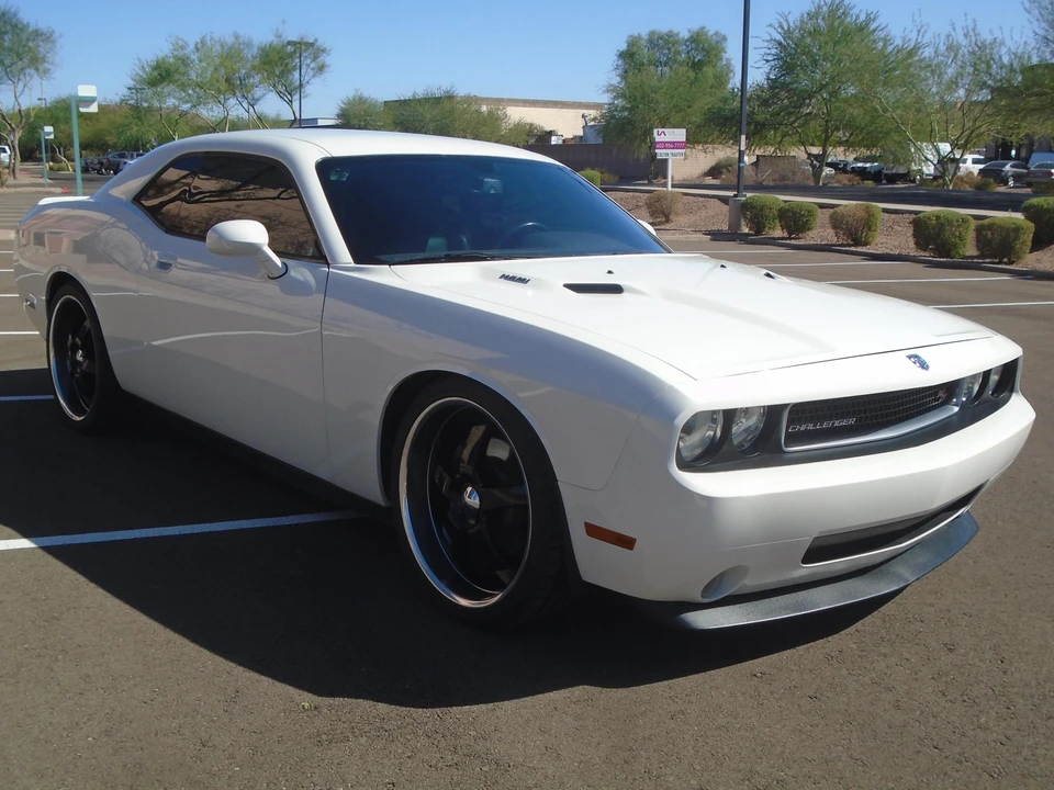 2010 Dodge Challenger 3rd Gen - Image 20 of 31
