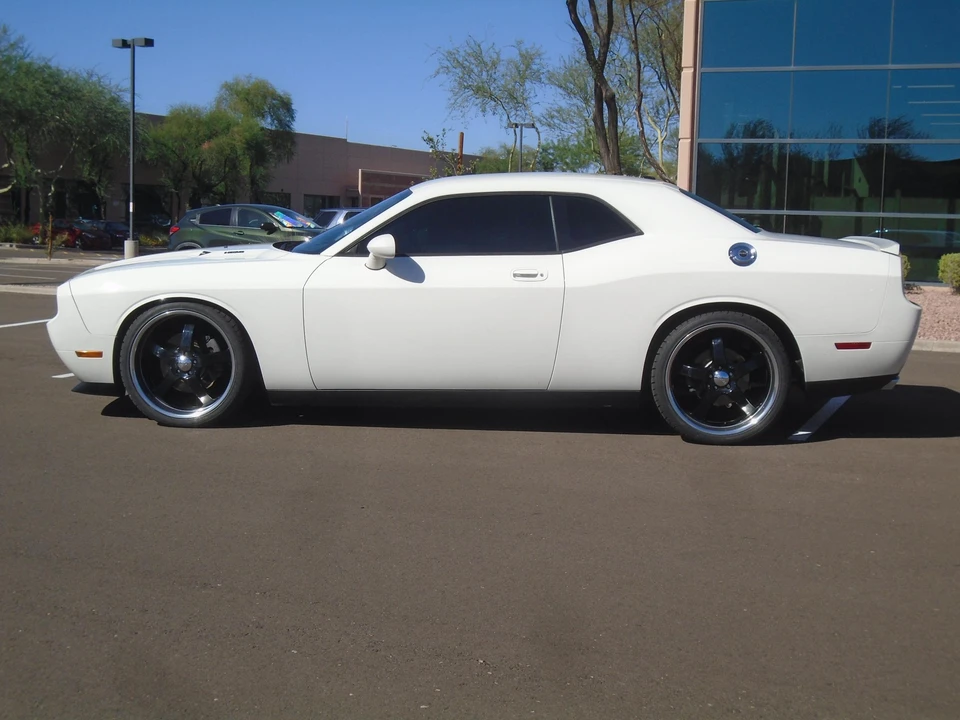 2010 Dodge Challenger 3rd Gen - Image 10 of 31