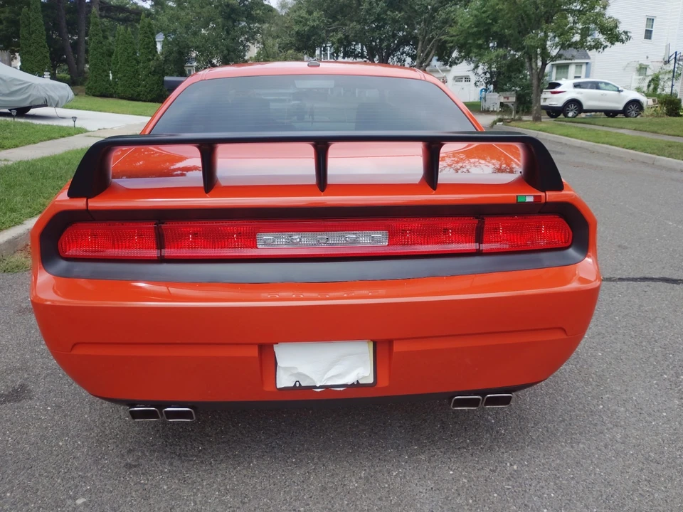 2010 Dodge Challenger 3rd Gen - Image 5 of 23