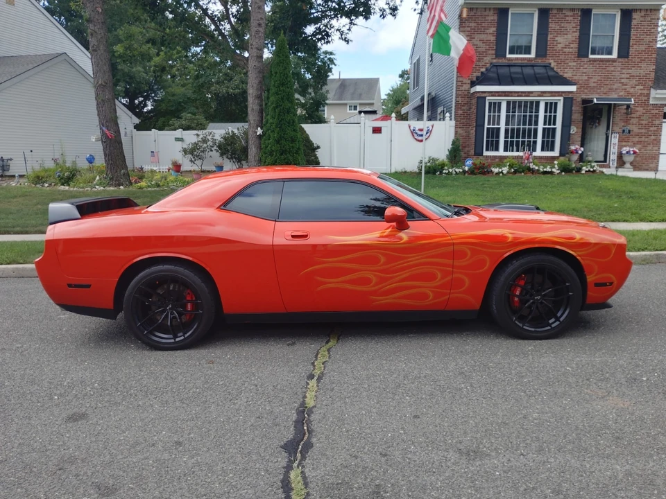2010 Dodge Challenger 3rd Gen - Image 6 of 23