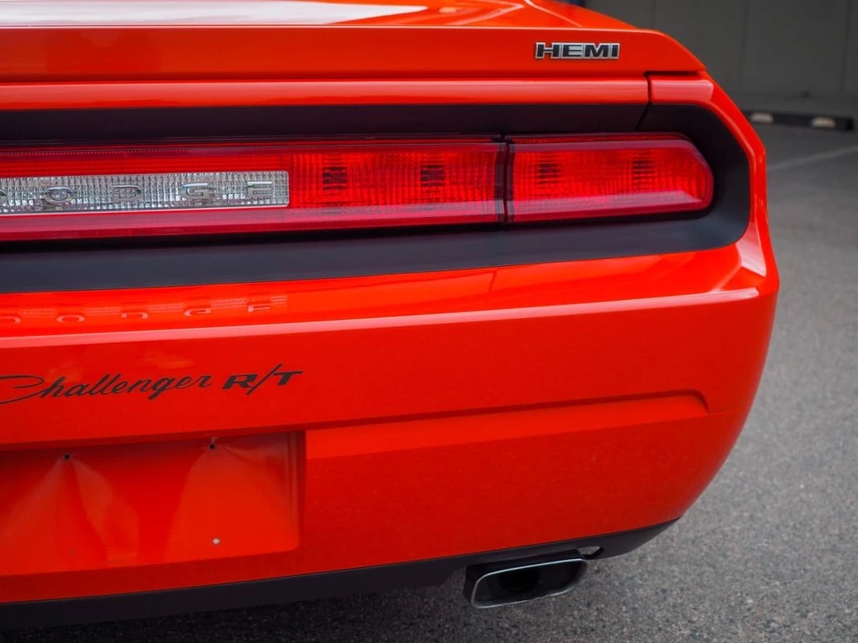 2010 Dodge Challenger 3rd Gen - Image 25 of 31