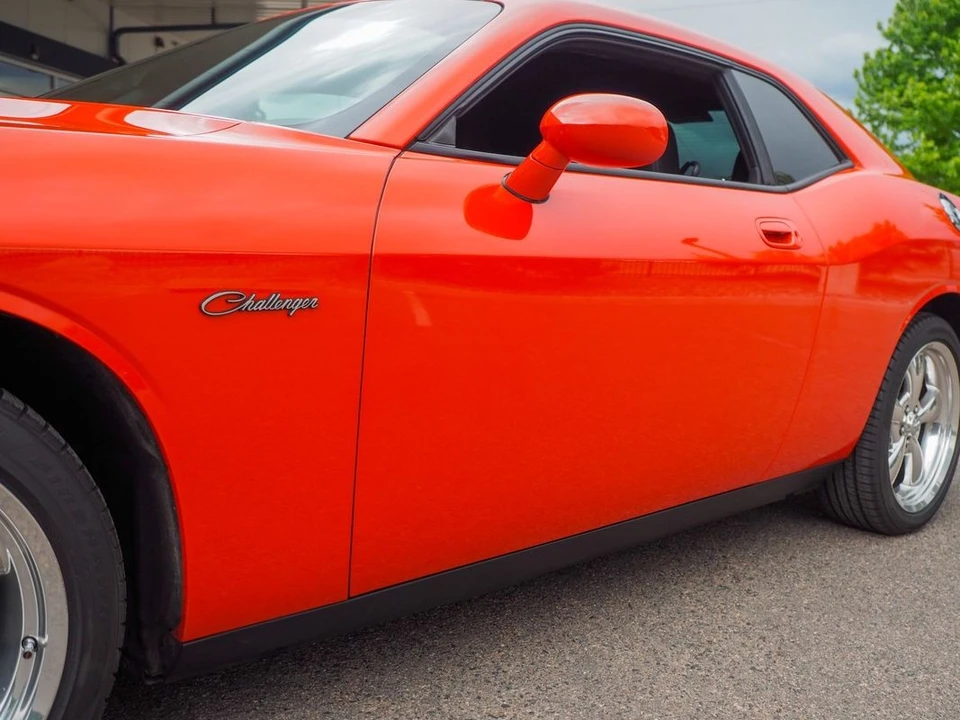 2010 Dodge Challenger 3rd Gen - Image 15 of 31