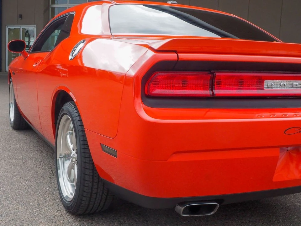 2010 Dodge Challenger 3rd Gen - Image 19 of 31