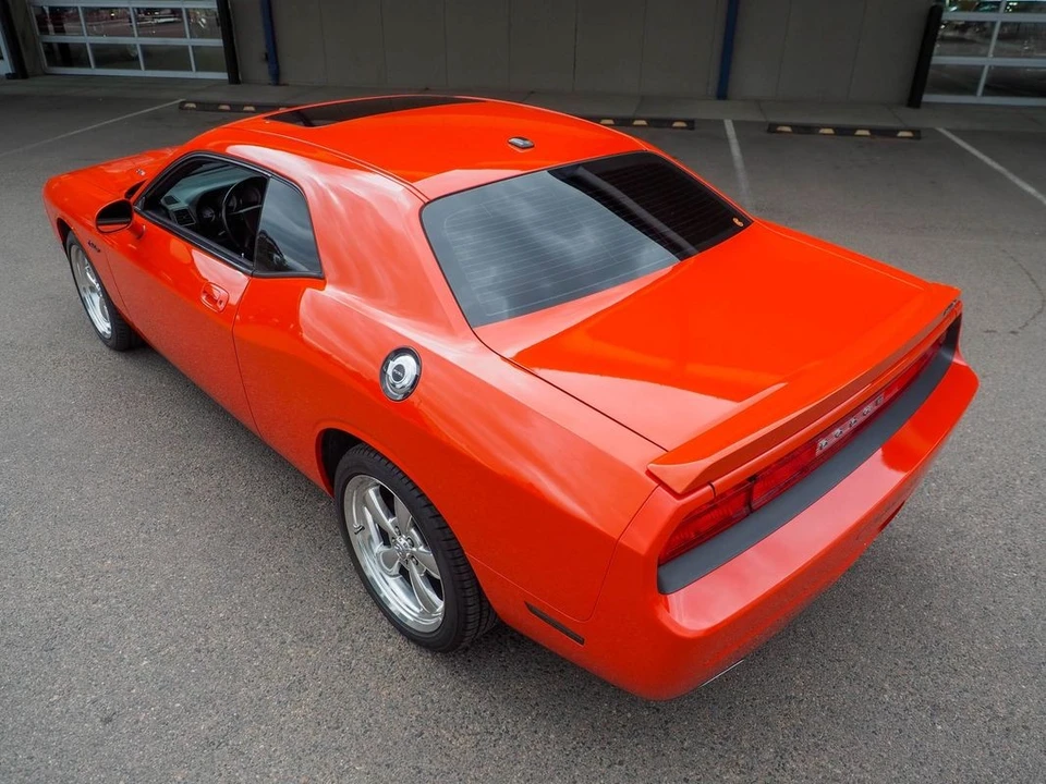 2010 Dodge Challenger 3rd Gen - Image 11 of 31