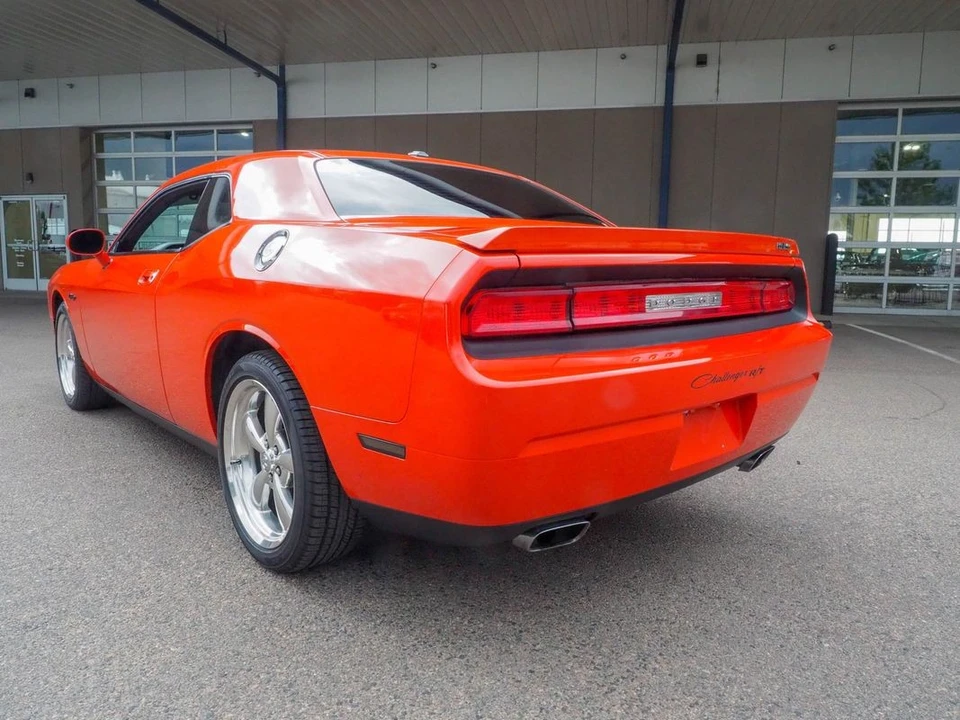 2010 Dodge Challenger 3rd Gen - Image 17 of 31