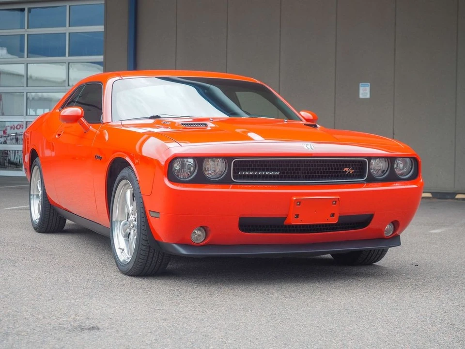 2010 Dodge Challenger 3rd Gen - Image 8 of 31