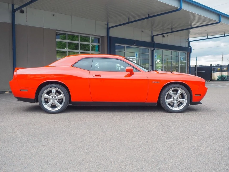 2010 Dodge Challenger 3rd Gen - Image 12 of 31
