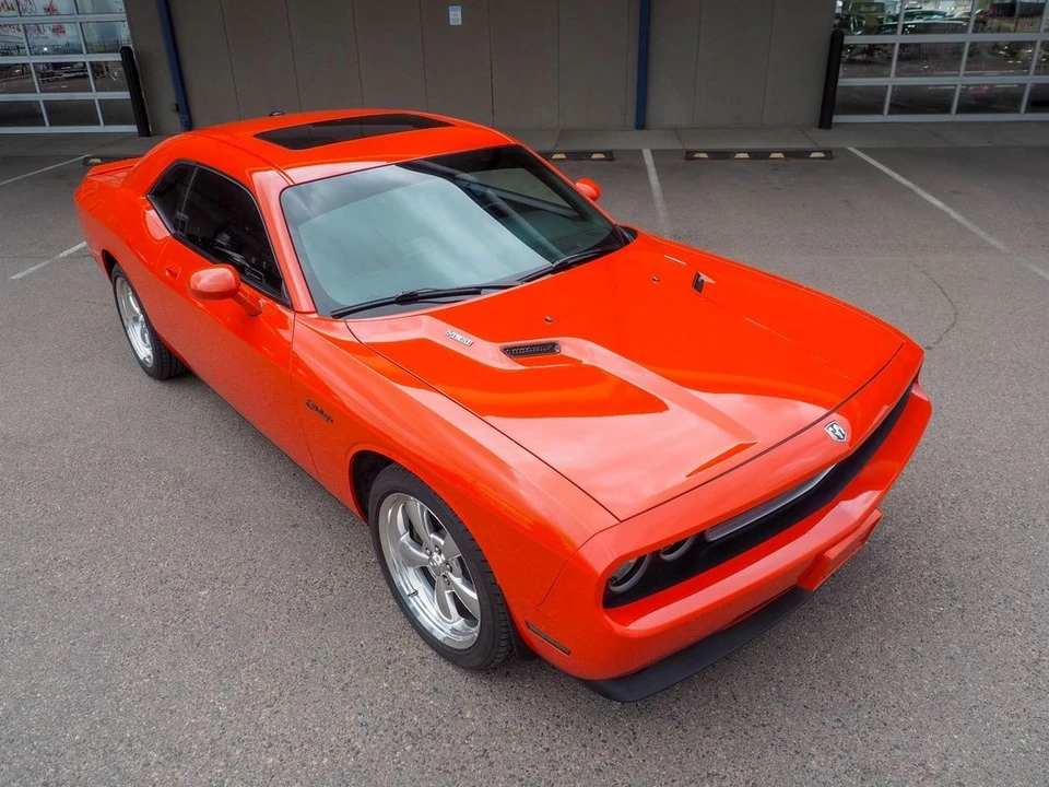 2010 Dodge Challenger 3rd Gen - Image 10 of 31