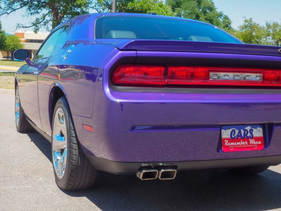 2010 Dodge Challenger 3rd Gen - Image 17 of 31