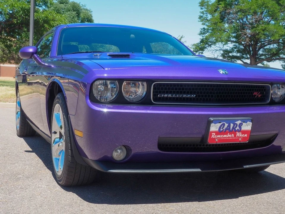 2010 Dodge Challenger 3rd Gen - Image 16 of 31
