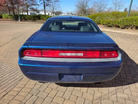 2010 Dodge Challenger 3rd Gen - Image 9 of 12