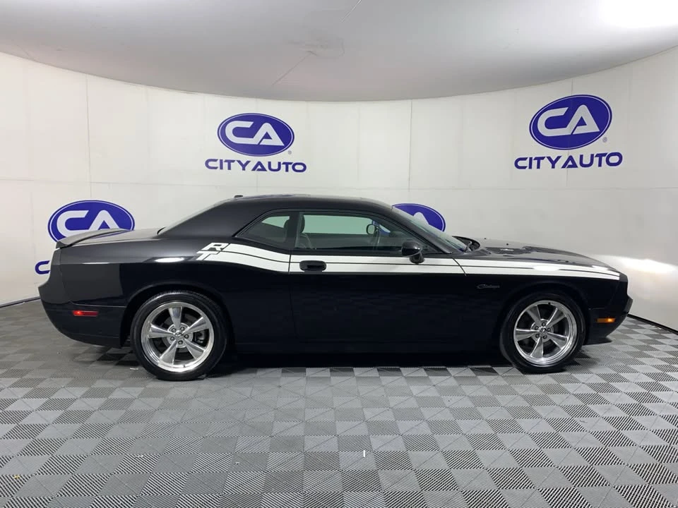 2010 Dodge Challenger 3rd Gen - Image 2 of 10