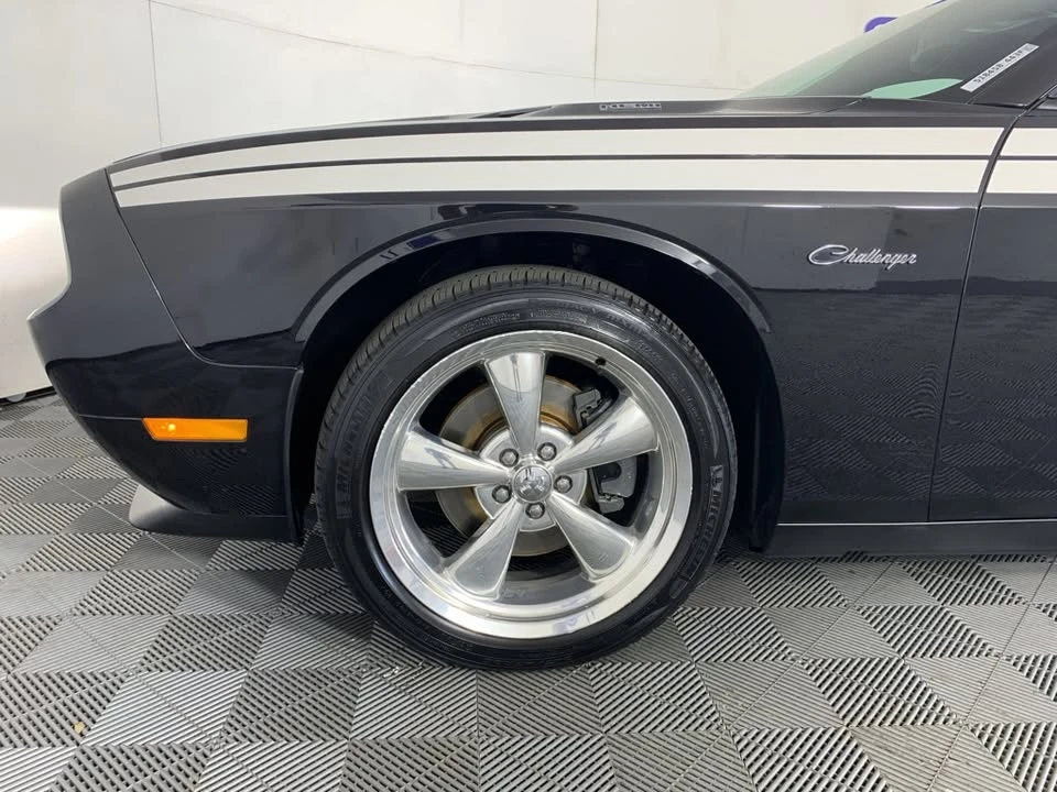 2010 Dodge Challenger 3rd Gen - Image 9 of 10