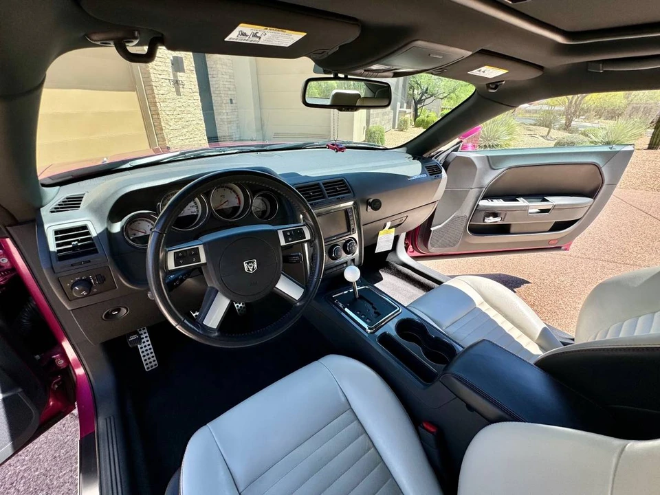 2010 Dodge Challenger 3rd Gen - Image 14 of 23